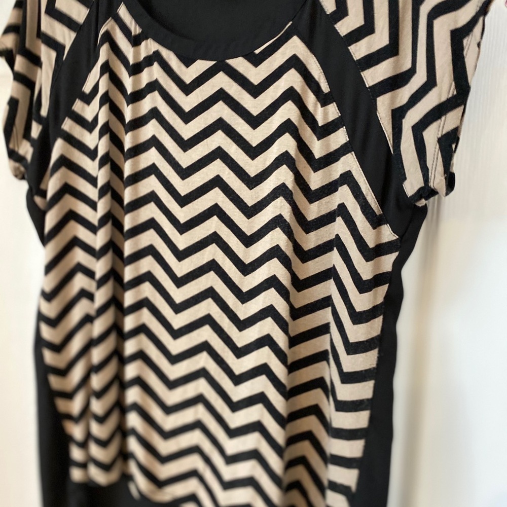 Short sleeve top